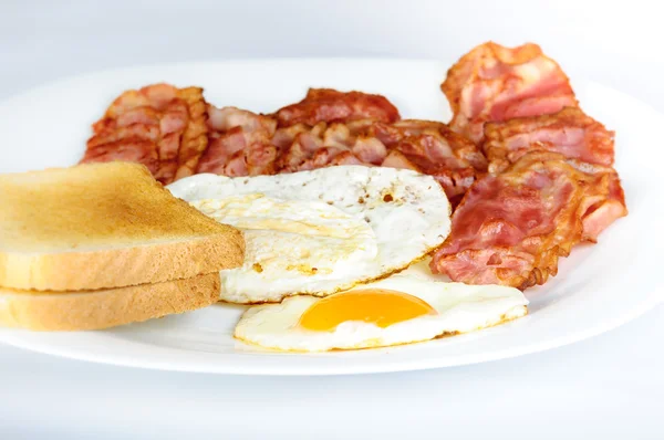 Egg and bacon with toast — Stock Photo, Image