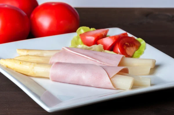 Spargel mit Schinken — Stockfoto