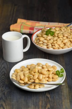 kuru fasulye - soğanla pişirilmiş beyaz fasulye