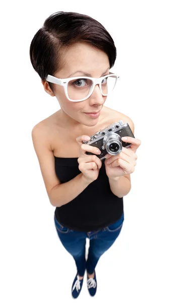 Mulher criativa com câmera fotográfica retro — Fotografia de Stock