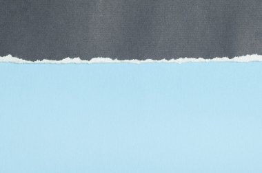 yırtık kenarda: mavi gri kağıt
