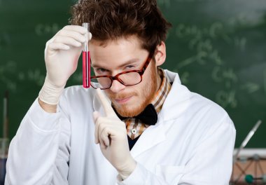 deli Profesör noktalarda flakon