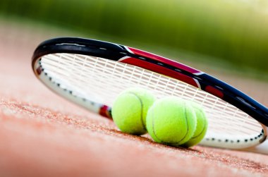 Tenis raketi ile topları