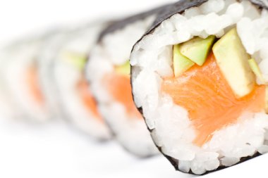 satır hazırlanan maki rulo