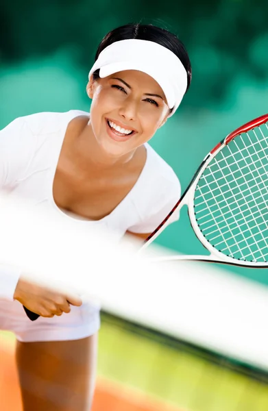 Mulher esportiva em sportswear jogar tênis — Fotografia de Stock