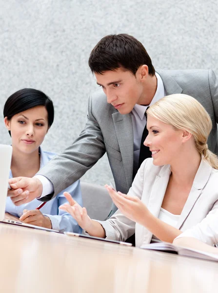 Business discuss the problems — Stock Photo, Image