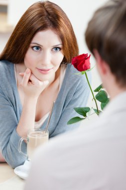 kadın Café scarlet rose ile