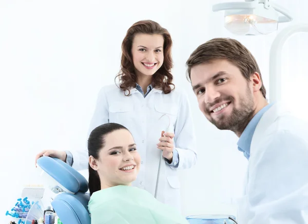 Preparação para tratar os dentes cariados — Fotografia de Stock