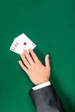 aces poker masasında ile el