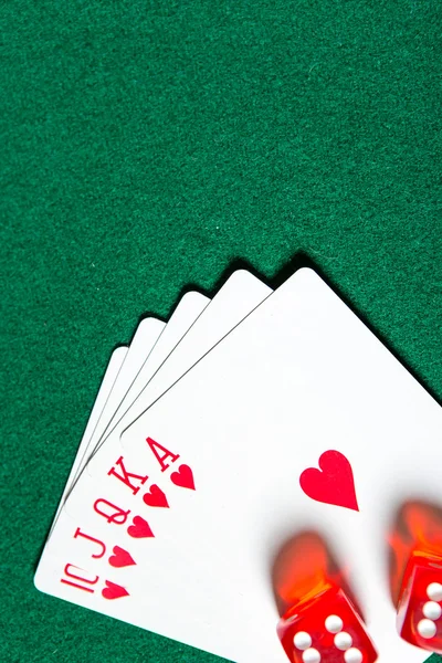 Sequência de cartão Royal Flush com dados — Fotografia de Stock