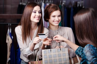 arkadaşlar kredi kartı ile ödeme