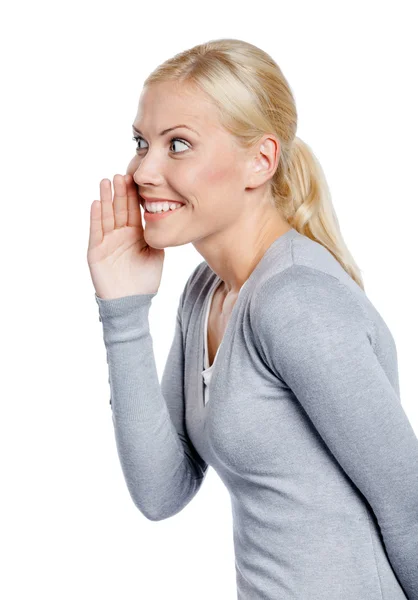 Kvinna som täcker munnen berättar hemligheter — Stockfoto