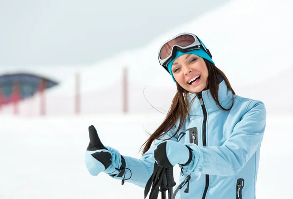 会去滑雪的女人肖像 — 图库照片