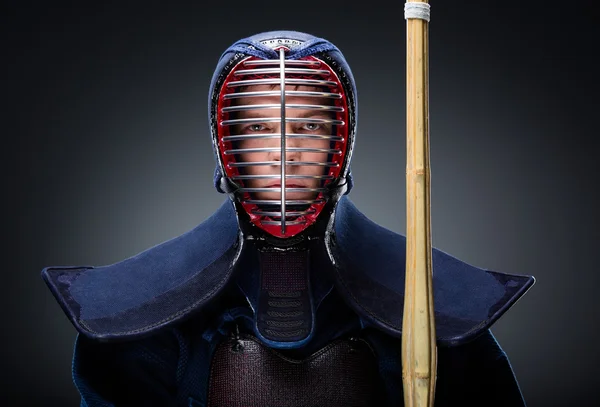 Retrato de kendoka con bokuto —  Fotos de Stock