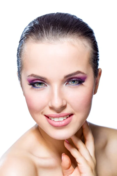 Голая девушка с ярко-розовым макияжем — стоковое фото