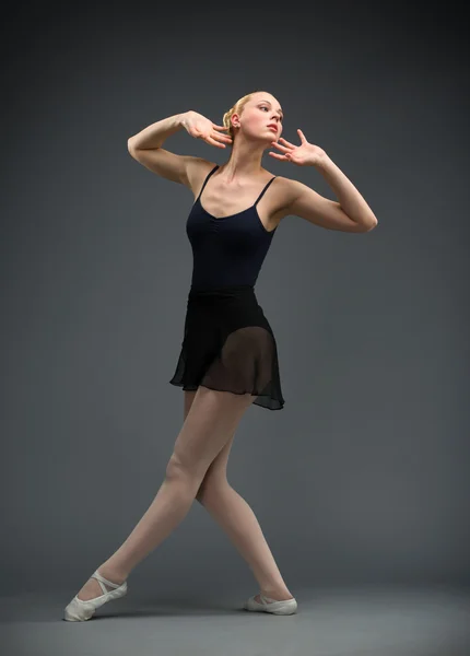 Portret van balletdanser dansen — Stockfoto