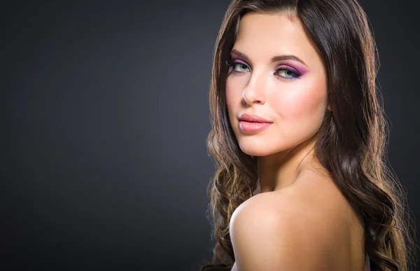 Portrait of beautiful woman with bright makeup — Stock Photo, Image