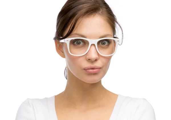 Frau mit weißer Brille — Stockfoto