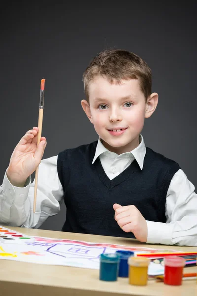 Rapaz pintando algo — Fotografia de Stock