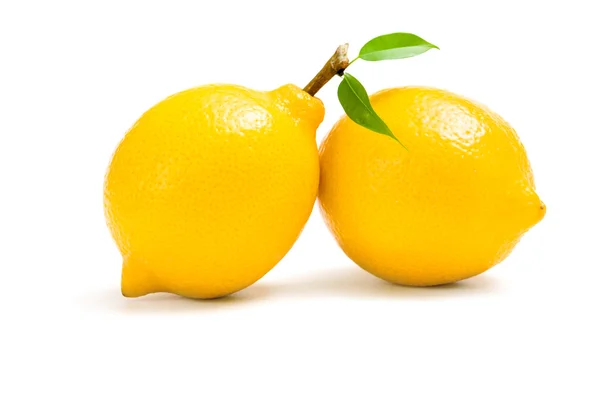 Nahaufnahme von zwei Zitronen — Stockfoto