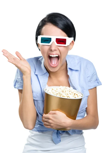 Visionneuse regardant un film 3D avec du pop-corn — Photo
