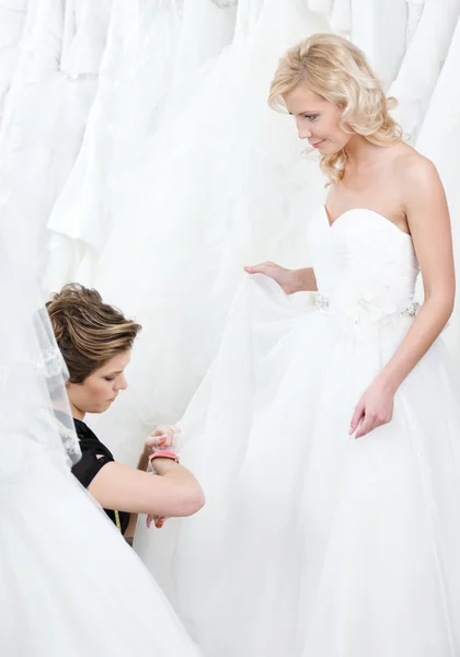 Vestido de casamento bem feito à medida — Fotografia de Stock