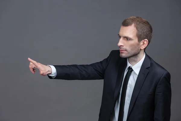 Wegweisender Geschäftsmann — Stockfoto