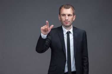 Retrato de Gerente gestos el dedo señalando