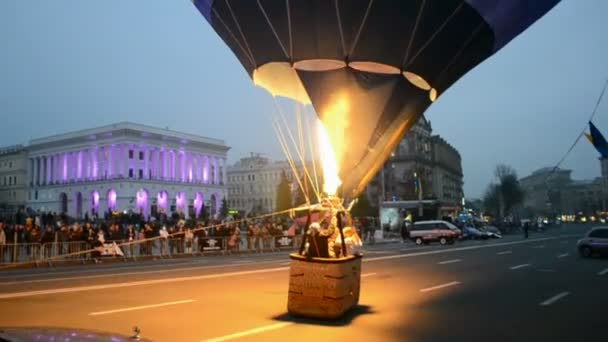 Free Games Challenges extremal sport festival started in Kiev, Ukraine. — Stock Video