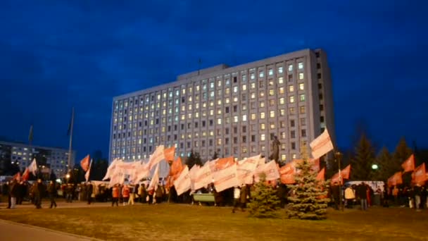 KIEV-NOV 12: Reunião perto da Comissão Eleitoral Central contra falsificações dos resultados eleitorais do Parlamento de 2012 em Kiev, Ucrânia, em 12 de novembro de 2012 . — Vídeo de Stock