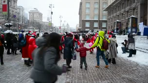 Santa Claus (Father Frost) Parade on December 22, 2012 in Kiev, Ukraine. — Stock Video