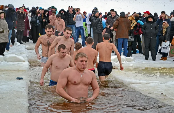 Kiev - 19 Ocak: İsa'nın Doğuşu (kreshchenya) sabah Kiev'de. — Stok fotoğraf