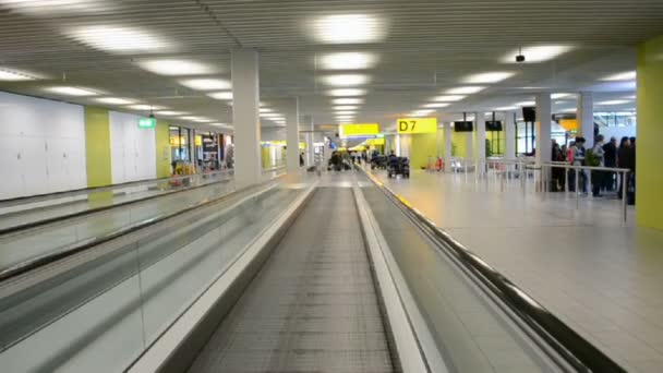 Amsterdam Airport Schiphol i Amsterdam, Nederländerna. — Stockvideo