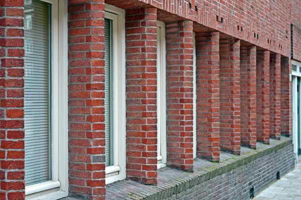 Red brick building, modern architecture diversity. — Stock Photo, Image