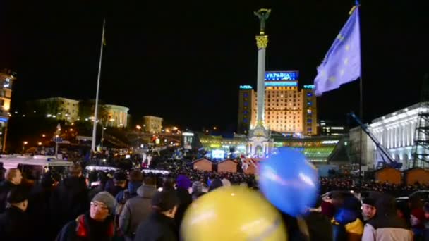 Riot police during Euro maidan meeting in Kiev, Ukraine. — Stock Video