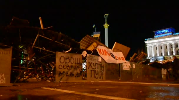 Demonstranten tijdens euro maidan bijeenkomst in kiev, Oekraïne. — Stockvideo