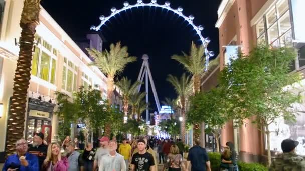 Das linq ist das neue Einkaufszentrum und die Hochwalze auf dem Las-Vegas-Streifen. — Stockvideo