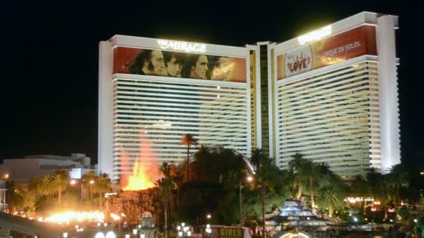 Fire show on Las Vegas Strip in Las Vegas, USA, circa April 2014, — Stock Video