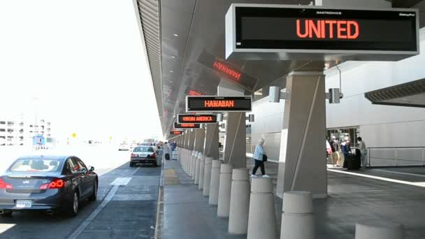 Táxi, Aeroporto Internacional de McCarran em Las Vegas, EUA . — Vídeo de Stock