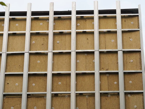 建筑墙体保温材料具有矿物保温材料 金属支架 — 图库照片