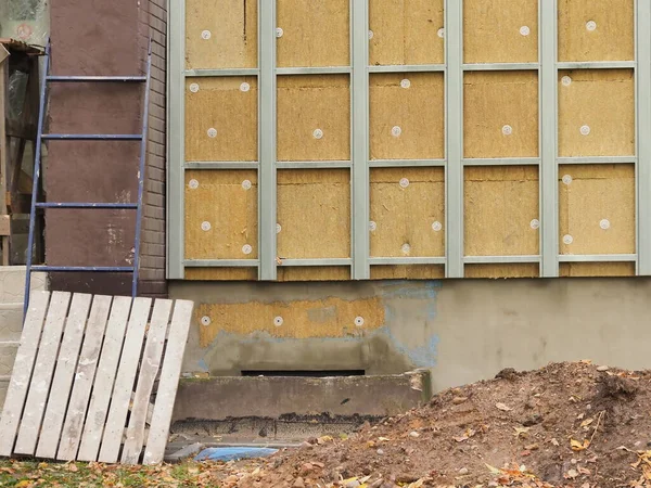 Aislamiento Térmico Pared Del Edificio Con Aislamiento Térmico Mineral Andamios —  Fotos de Stock