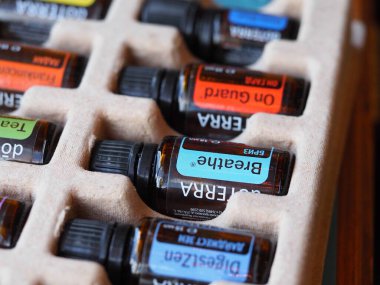 Belarus, Minsk, 2021. Terapi derecesi. Sağlık dersinde gerekli yağlar.