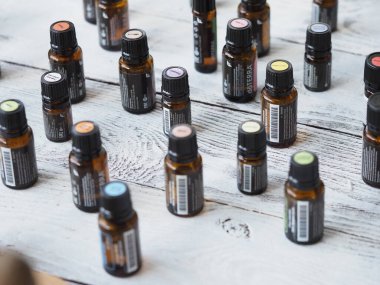 Belarus, Minsk, 2021. Terapi derecesi. Sağlık dersinde gerekli yağlar.