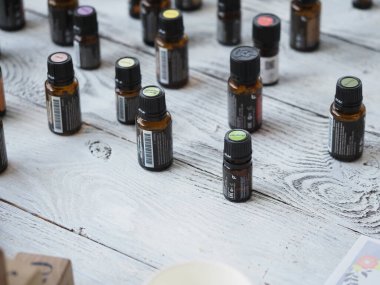 Belarus, Minsk, 2021. Terapi derecesi. Sağlık dersinde gerekli yağlar.