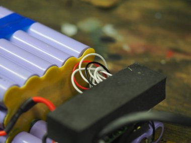 belarus,minsk,2021. elektrikli scooter tamir güç tedarik sistemi pil paketi