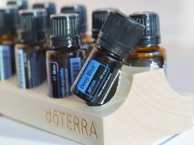 Doterra ruhani evi. Belarus, Minsk, 2021. Terapi derecesi. Sağlık dersinde gerekli yağlar.