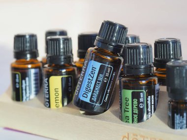 Doterra ruhani evi. Belarus, Minsk, 2021. Terapi derecesi. Sağlık dersinde gerekli yağlar.