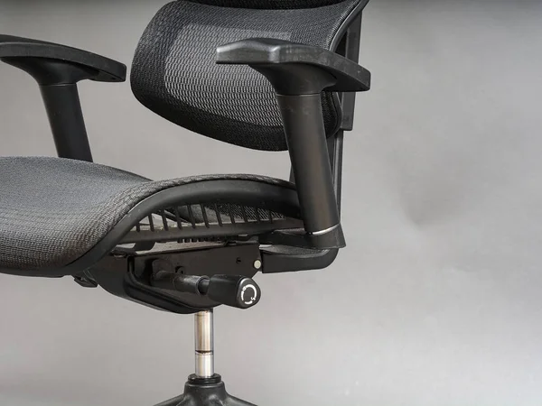 Bilgisayarda Çalışmak Için Ergonomik Modern Sandalye — Stok fotoğraf