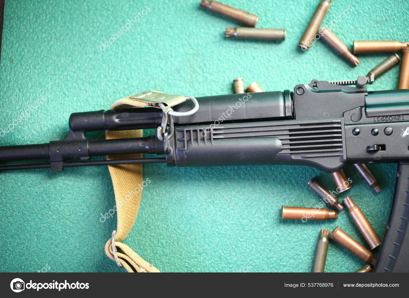 Arme Factice Kalachnikov Mitrailleuse Jouet Pour Enfants image libre de  droit par Omstudio © #537768976