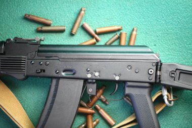 Kalaşnikof makineli tüfek çocuk oyuncağı